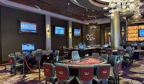 Antarmuka aplikasi meteorbet88 menampilkan meja dealer langsung dan menu sportsbook
